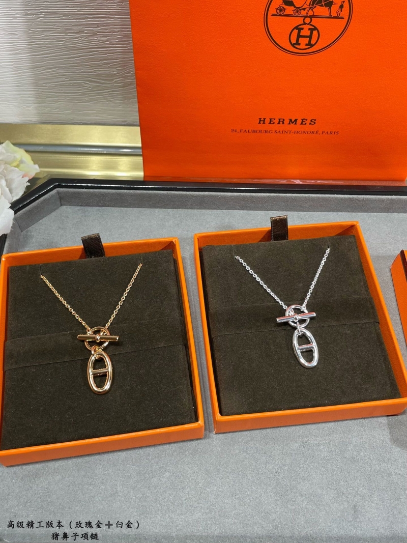 H**me5 necklaces